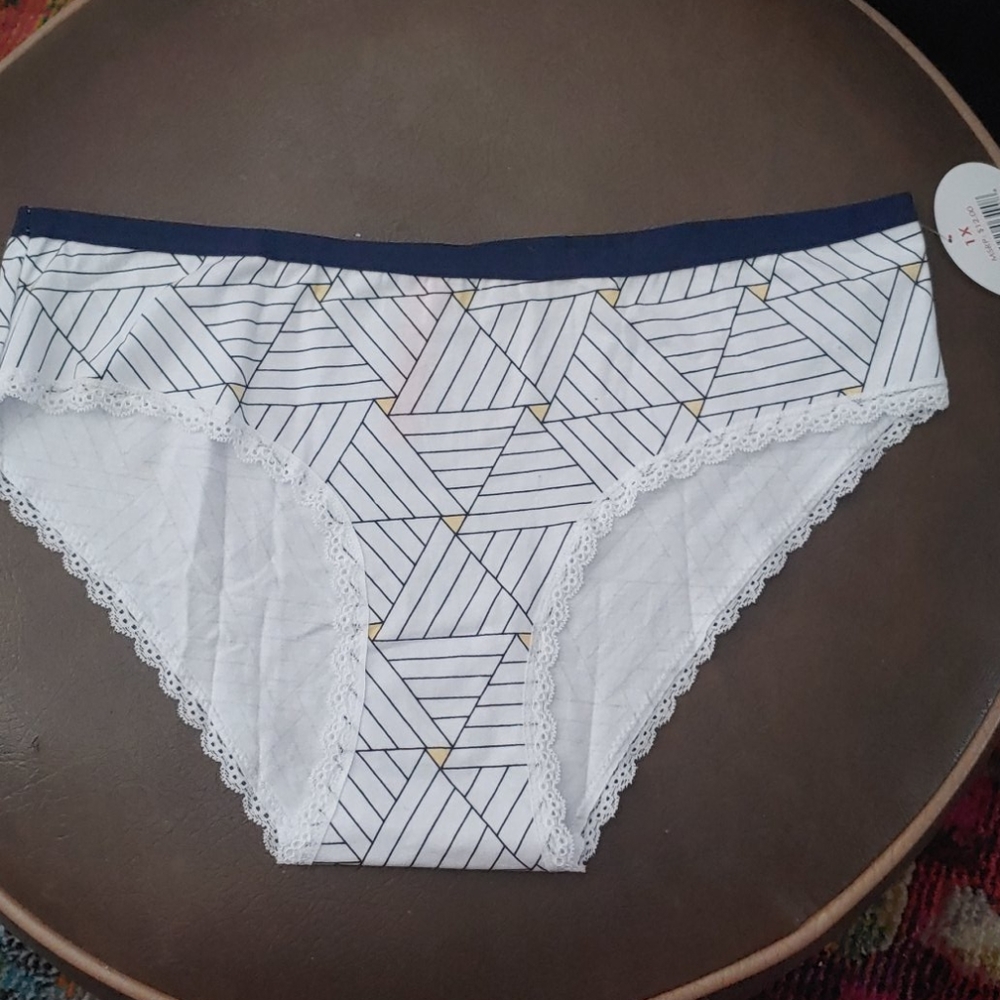 Delicate cotton panties